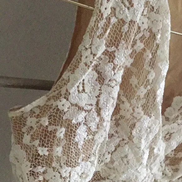 CABI LACE TOP - Picture 5 of 7